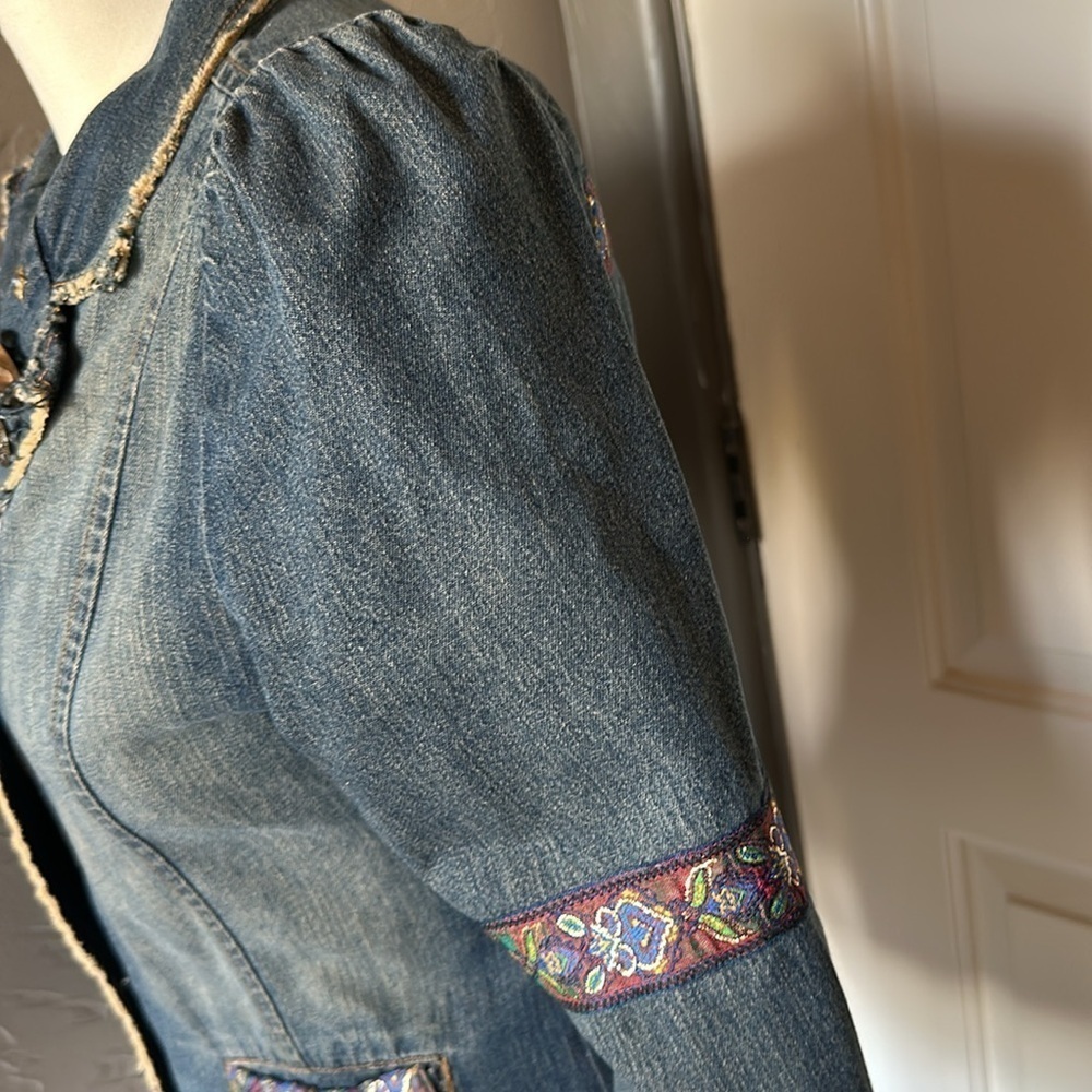 Vintage Early 2000's Hand Embellished Fitted Blazer Distressed Detail - Size 4 - Picture 5 of 7
